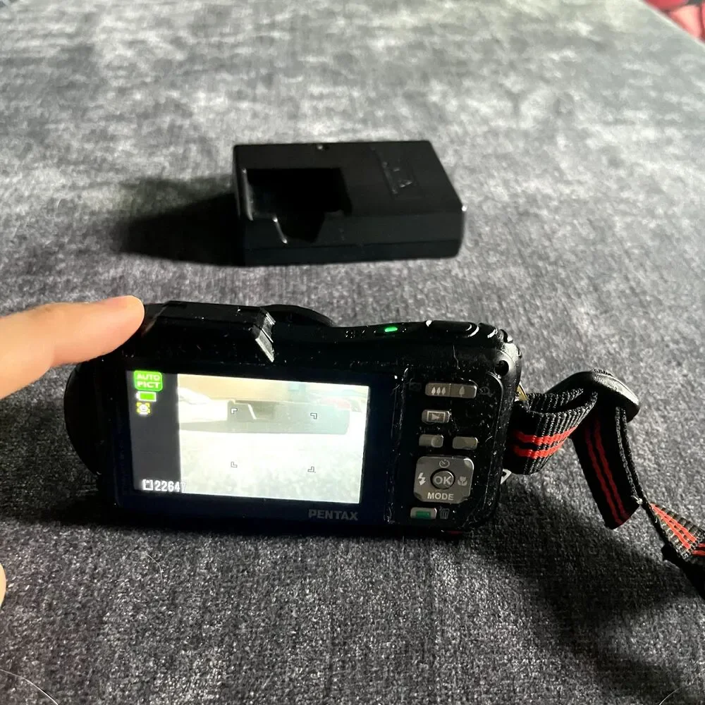 Pentax Optio WG-10 RED GPS Waterproof Underwater Digital Camera *Read*